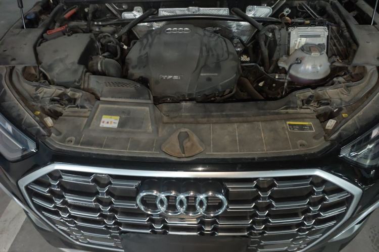 Used Audi Q5L 2022 40T Luxury Dynamic Model Engine Bay