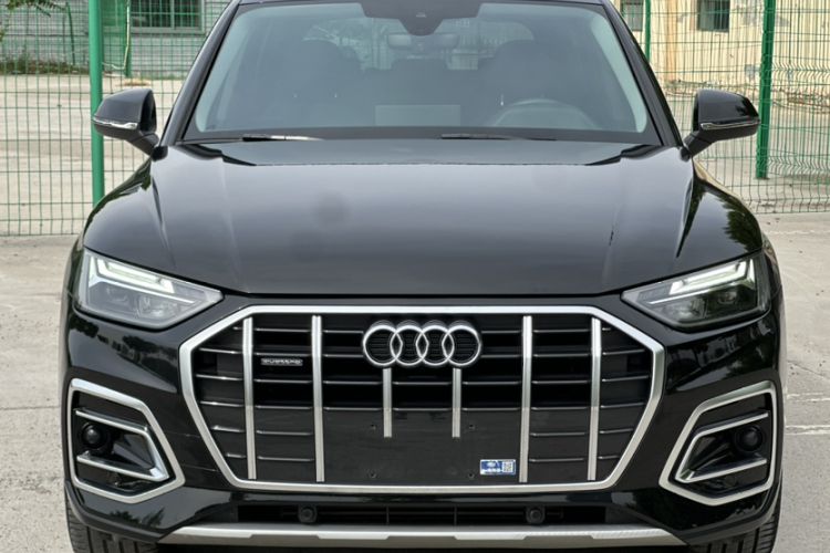 Used Audi Q5L 2022 40T Fashionable and Elegant Model Exterior 1