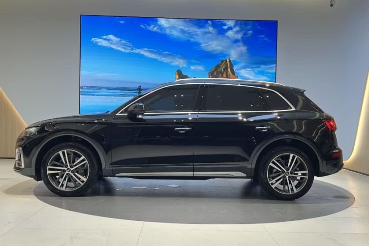 Used Audi Q5L 2022 40T Fashionable and Elegant Model Exterior 2