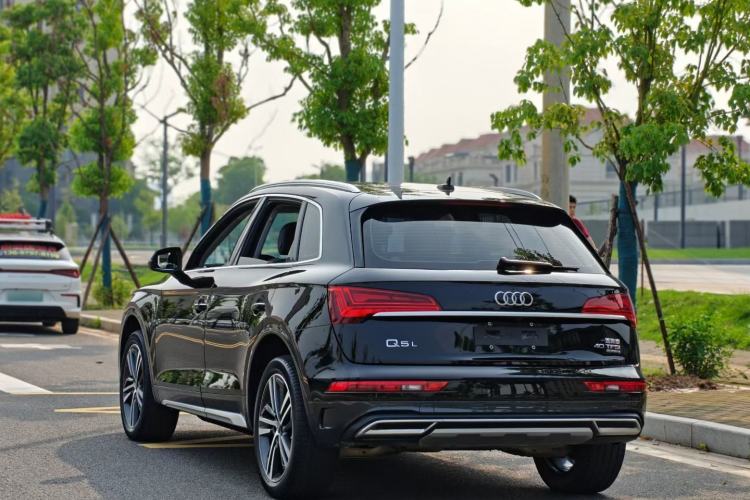 Used Audi Q5L 2022 40T Fashionable and Elegant Model Exterior 2