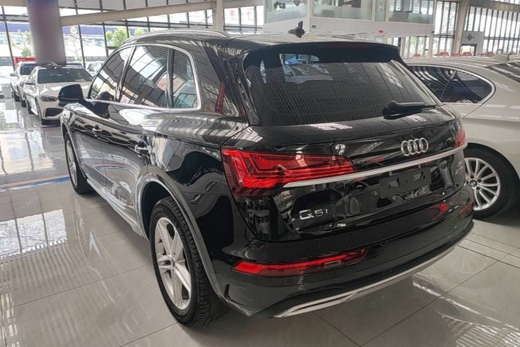 Used Audi Q5L 2022 40T Fashionable and Elegant Model Exterior 2