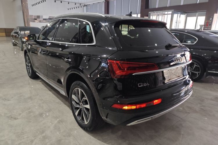 Used Audi Q5L 2022 40T Luxury Elegant Model Exterior 2