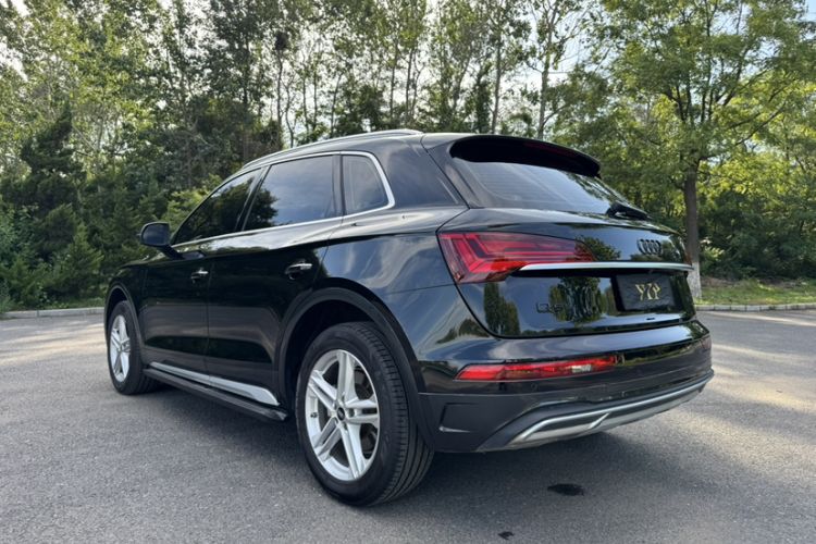 Used Audi Q5L 2022 40T Fashionable and Elegant Model Exterior 3