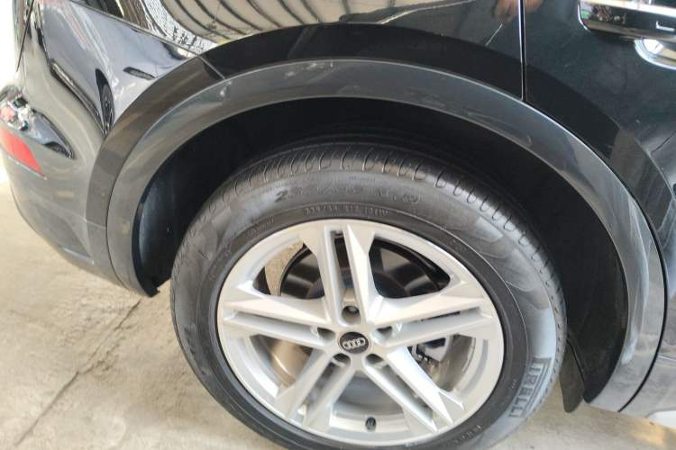 Used Audi Q5L 2022 40T Fashionable and Elegant Model Exterior 3