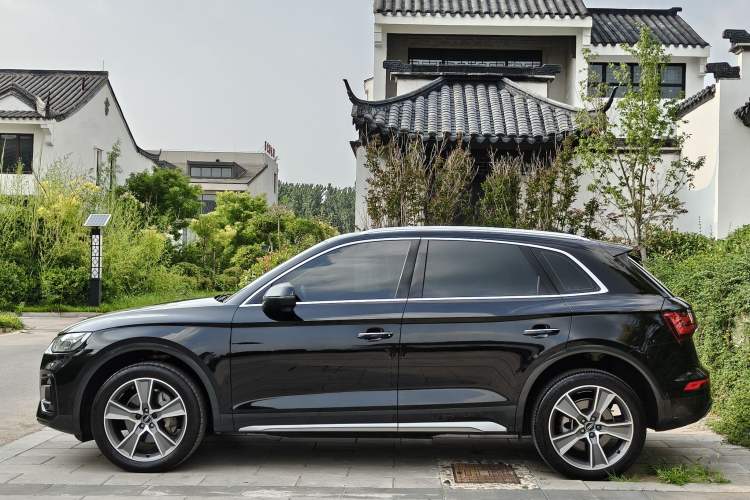 Used Audi Q5L 2022 45T Luxury Elegant Model Exterior 3