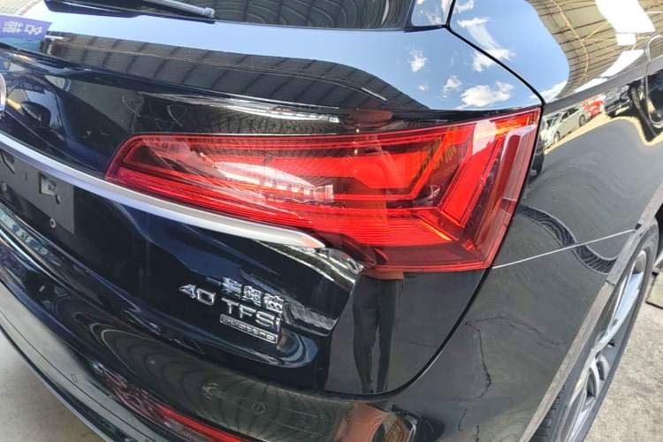 Used Audi Q5L 2022 40T Fashionable and Elegant Model Exterior 3