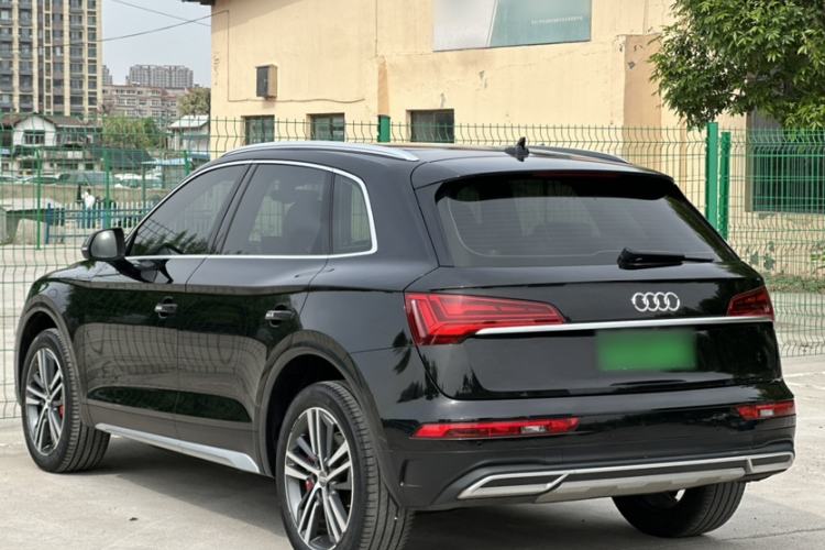 Used Audi Q5L 2022 40T Fashionable and Elegant Model Exterior 3