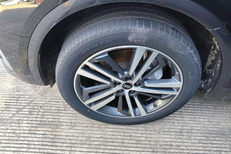 Used Audi Q5L 2022 40T Fashionable and Elegant Model Exterior 4