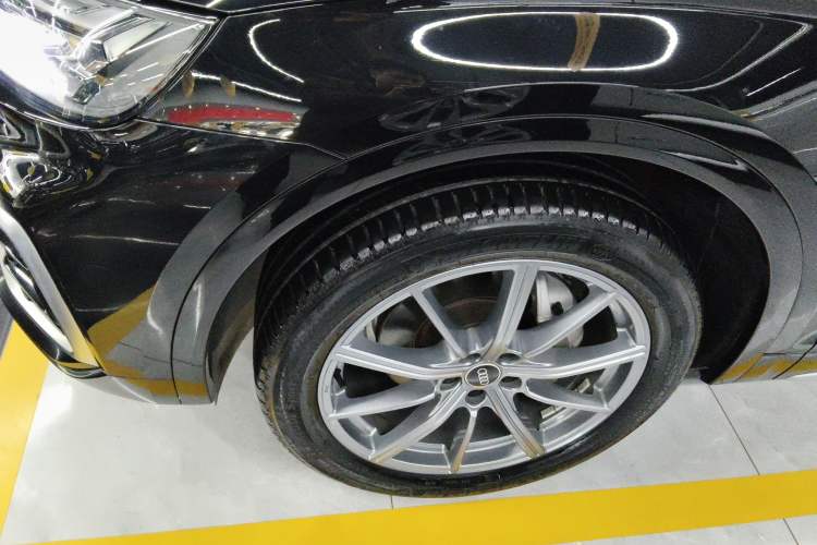Used Audi Q5L 2022 40T Fashionable and Dynamic Model Exterior 4