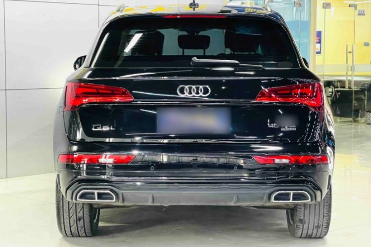 Used Audi Q5L 2022 40T Fashionable and Dynamic Model Exterior 4