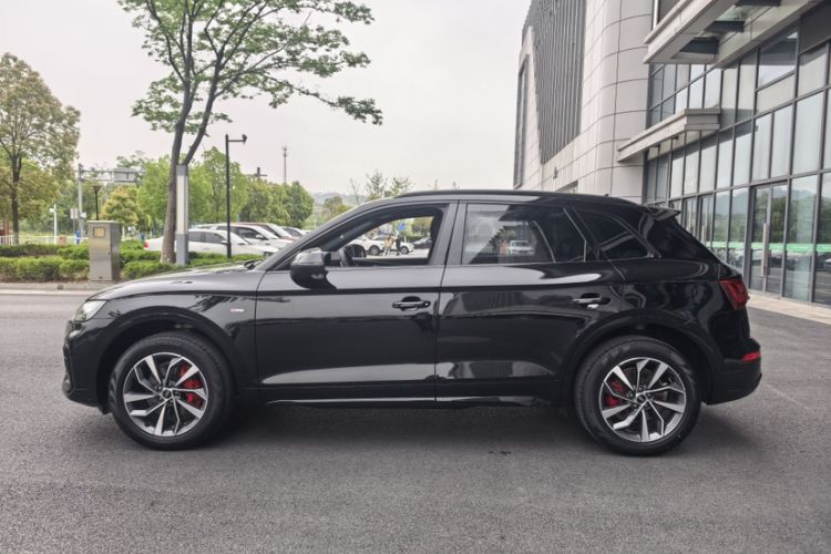 Used Audi Q5L 2022 40T Fashionable and Dynamic Model Exterior 4