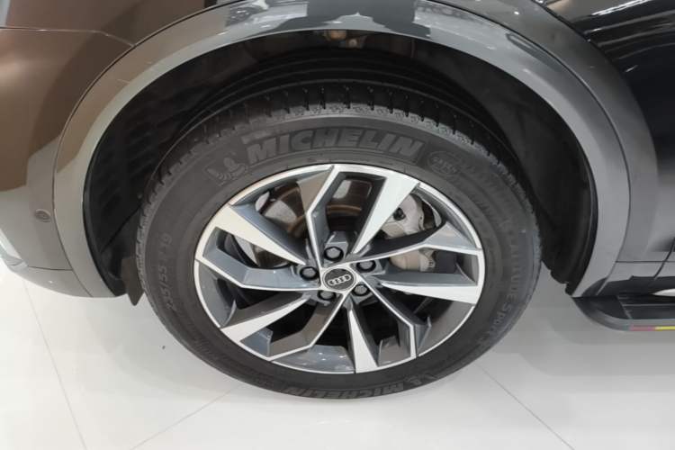 Used Audi Q5L 2022 Updated Version 40T Luxury Elegant Edition Exterior 4