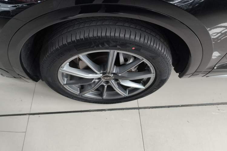 Used Audi Q5L 2022 40T Fashionable and Dynamic Model Exterior 4
