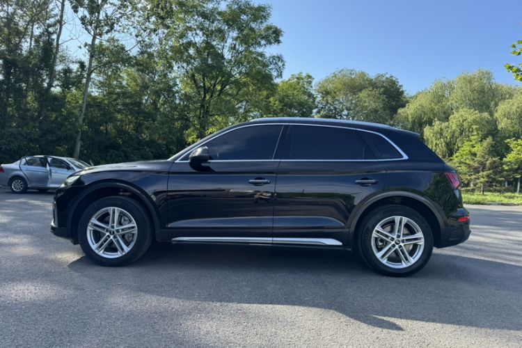 Used Audi Q5L 2022 40T Fashionable and Elegant Model Exterior 5