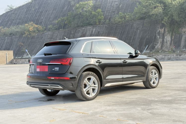 Used Audi Q5L 2022 40T Fashionable and Elegant Model Exterior 6
