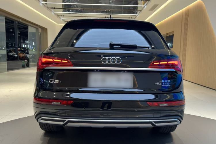 Used Audi Q5L 2022 40T Fashionable and Elegant Model Exterior 7