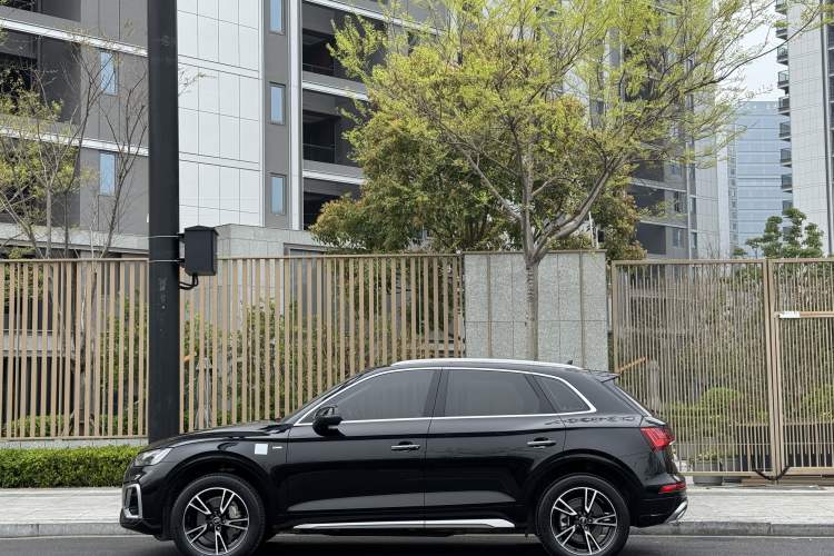 Used Audi Q5L 2022 40T Fashionable and Dynamic Model Exterior 8