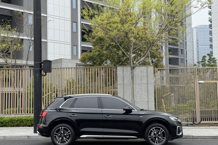 Used Audi Q5L 2022 40T Fashionable and Dynamic Model Exterior 9