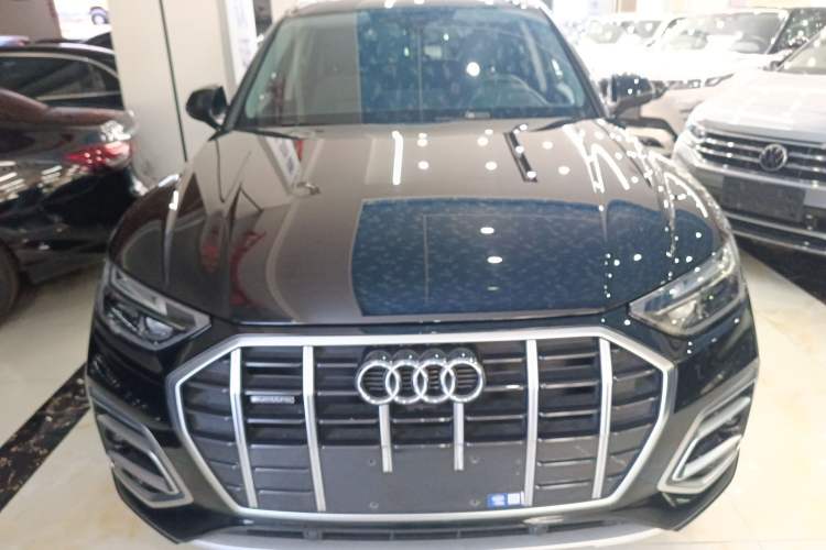 Used Audi Q5L 2022 40T Fashionable and Elegant Model Front