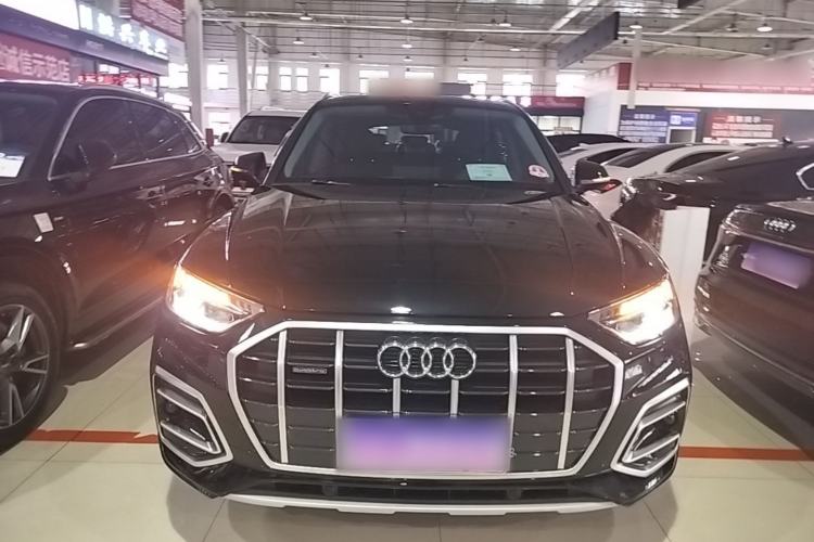 Used Audi Q5L 2022 40T Fashionable and Elegant Model Front
