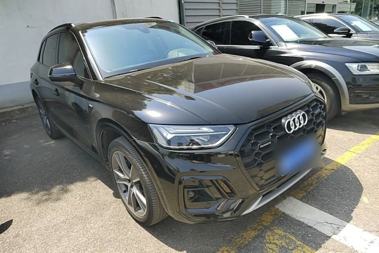 Used Audi Q5L 2022 Updated 45T Luxury Dynamic Version Front Right 45 Deg