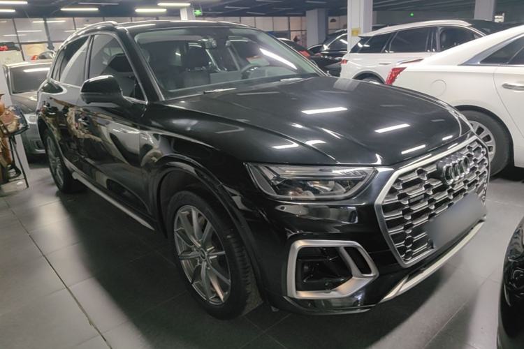 Used Audi Q5L 2022 45T Luxury Dynamic Model Front Right 45 Deg