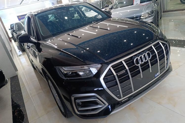 Used Audi Q5L 2022 40T Fashionable and Elegant Model Front Right 45 Deg