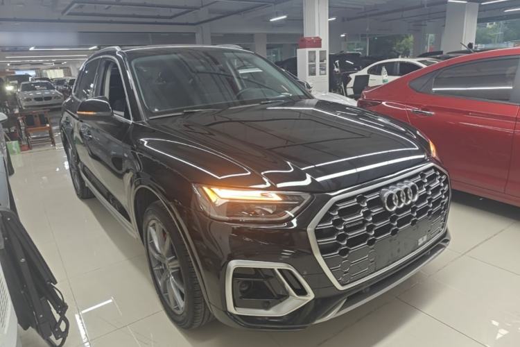 Used Audi Q5L 2022 40T Fashionable and Dynamic Model Front Right 45 Deg