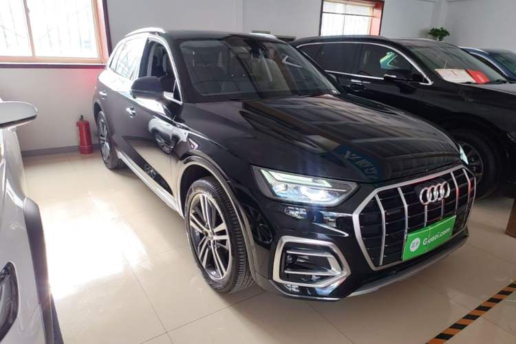 Used Audi Q5L 2022 Updated Version 40T Luxury Elegant Edition Front Right 45 Deg