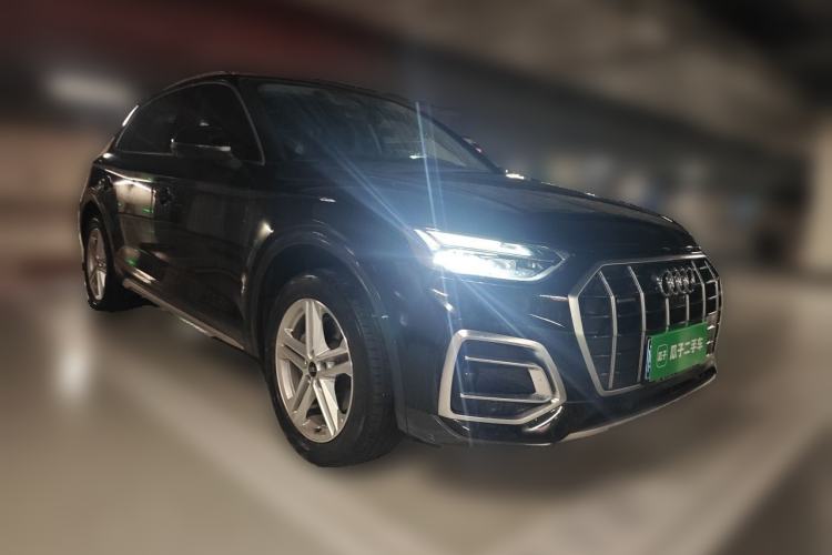 Used Audi Q5L 2022 40T Fashionable and Elegant Model Front Right 45 Deg