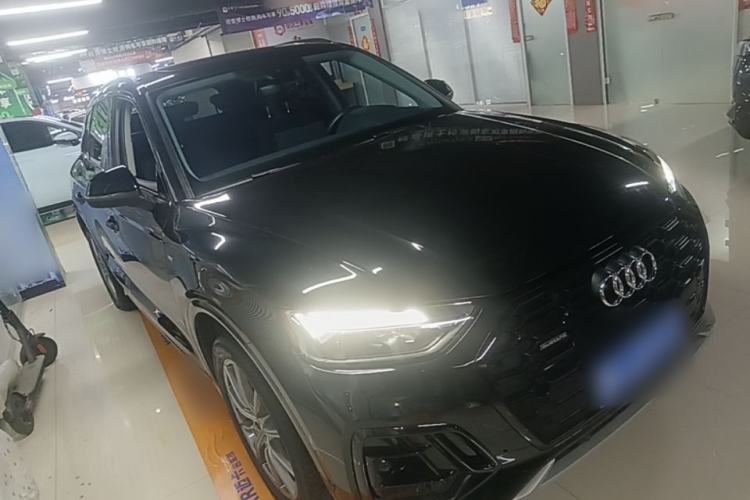 Used Audi Q5L 2022 40T Luxury Dynamic Model Front Right 45 Deg