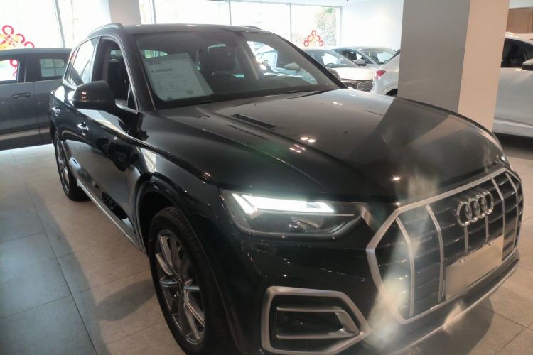Used Audi Q5L 2022 40T Luxury Elegant Model Front Right 45 Deg