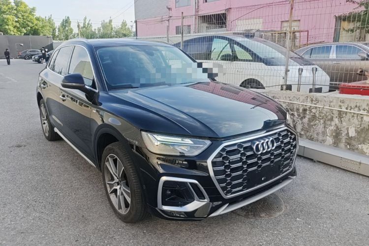 Used Audi Q5L 2022 45T Luxury Dynamic Model Front Right 45 Deg