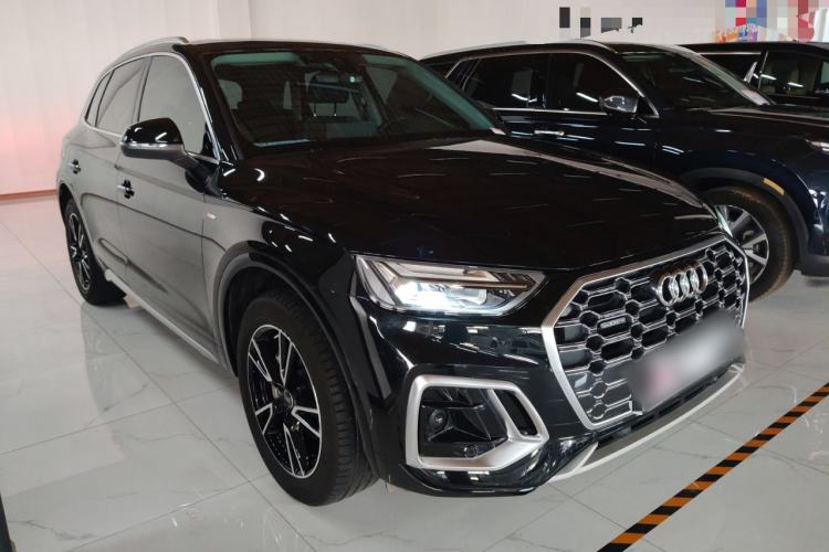 Used Audi Q5L 2022 40T Fashionable and Dynamic Model Front Right 45 Deg