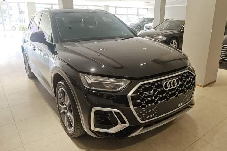 Used Audi Q5L 2022 40T Luxury Dynamic Model Front Right 45 Deg