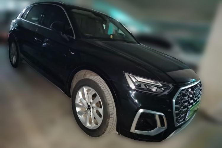 Used Audi Q5L 2022 40T Luxury Dynamic Model Front Right 45 Deg