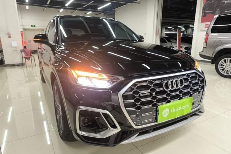 Used Audi Q5L 2022 Updated 45T Luxury Dynamic Version Front Right 45 Deg
