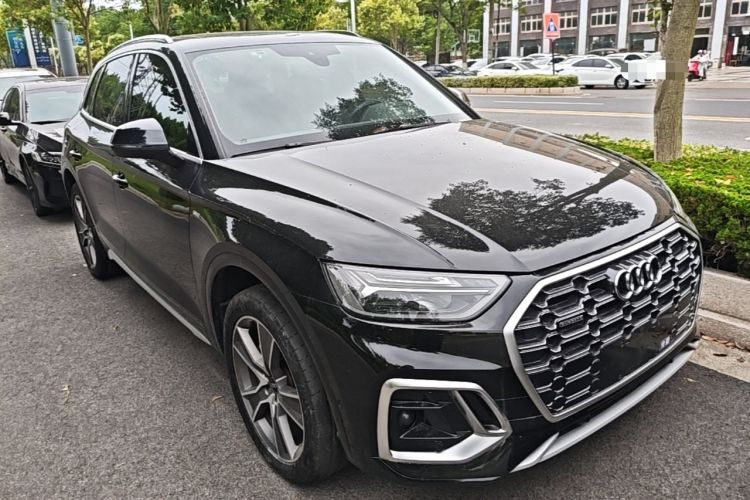 Used Audi Q5L 2022 Updated 45T Luxury Dynamic Version Front Right 45 Deg