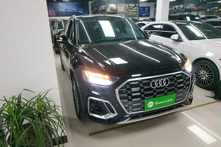 Used Audi Q5L 2022 Updated 45T Luxury Dynamic Version Front Right 45 Deg