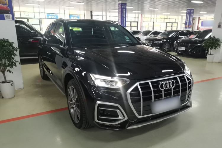 Used Audi Q5L 2022 40T Fashionable and Elegant Model Front Right 45 Deg