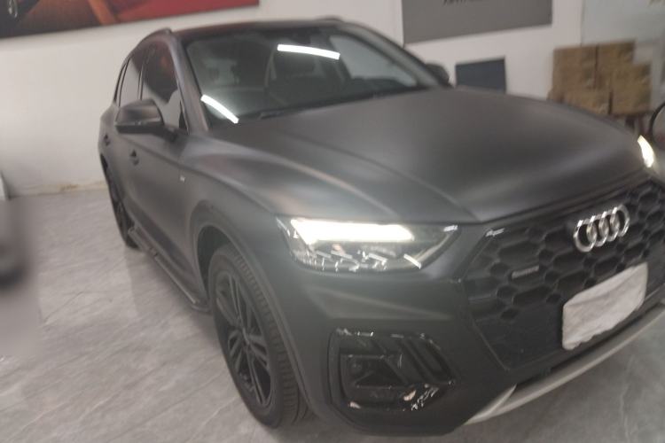 Used Audi Q5L 2022 40T Luxury Dynamic Model Front Right 45 Deg