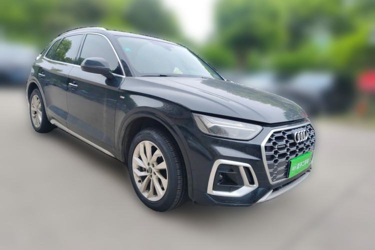 Used Audi Q5L 2022 40T Luxury Dynamic Model Front Right 45 Deg