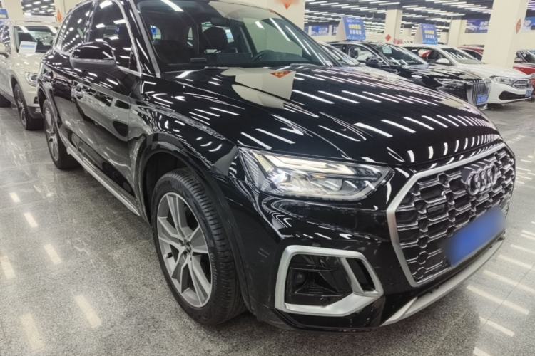Used Audi Q5L 2022 45T Luxury Dynamic Model Front Right 45 Deg