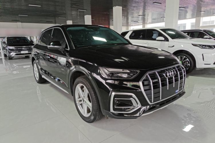 Used Audi Q5L 2022 40T Fashionable and Elegant Model Front Right 45 Deg