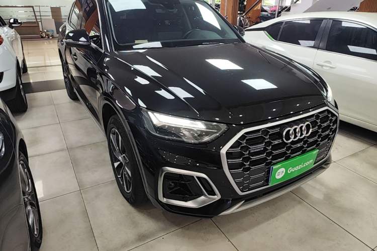 Used Audi Q5L 2022 40T Fashionable and Dynamic Model Front Right 45 Deg