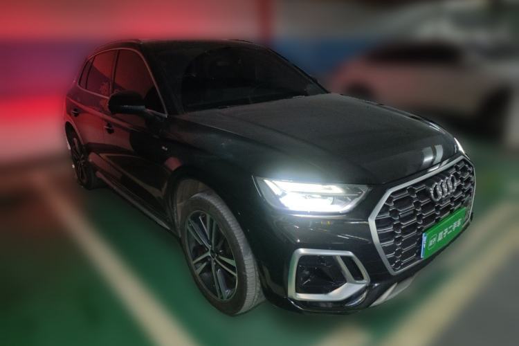 Used Audi Q5L 2022 40T Luxury Dynamic Model Front Right 45 Deg