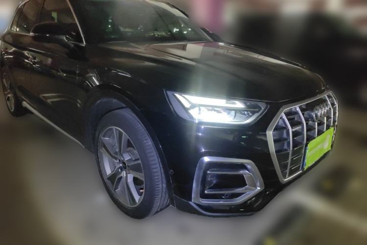 Used Audi Q5L 2022 45T Luxury Elegant Model Front Right 45 Deg