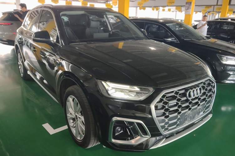 Used Audi Q5L 2022 Updated 40T Luxury Dynamic Edition Front Right 45 Deg