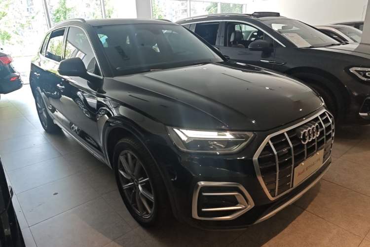Used Audi Q5L 2022 40T Luxury Elegant Model Front Right 45 Deg