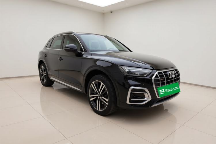 Used Audi Q5L 2022 40T Fashionable and Elegant Model Front Right 45 Deg